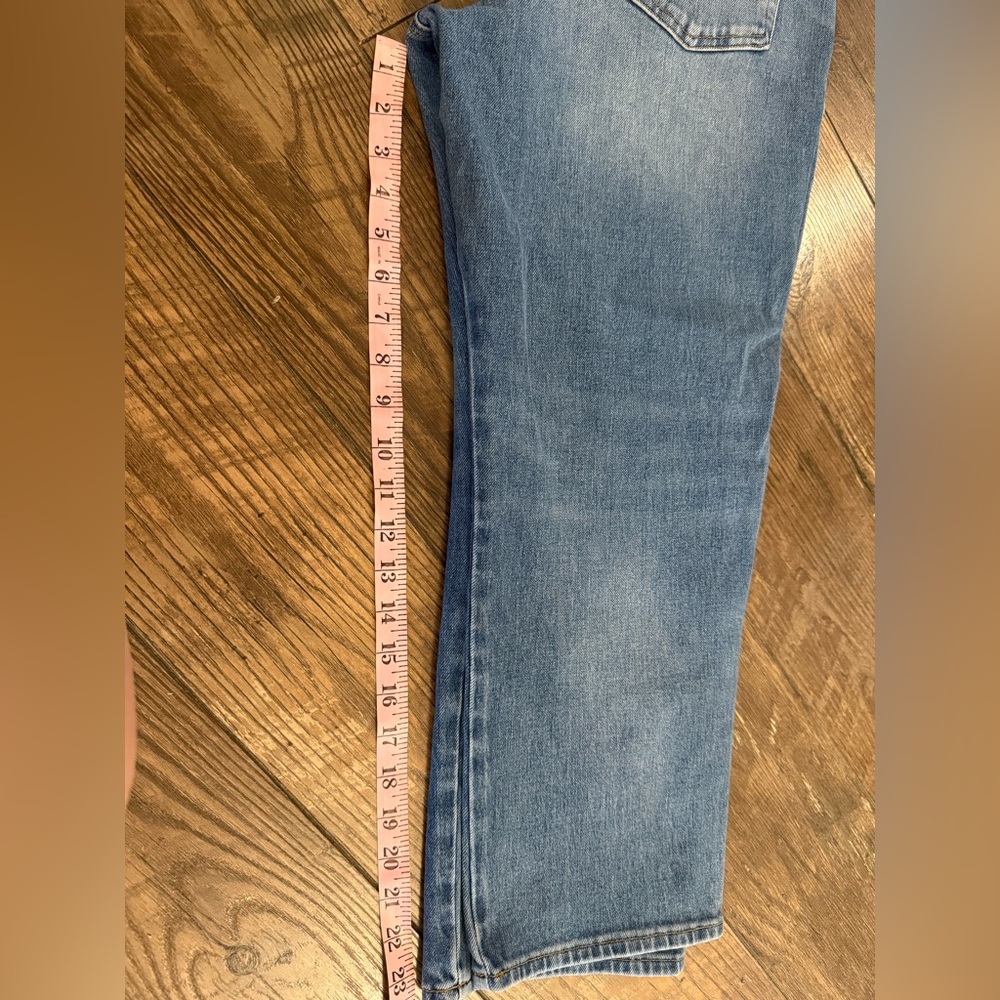 Classic Women's Straight-Leg Jeans - Light Blue - Picture 5 of 6
